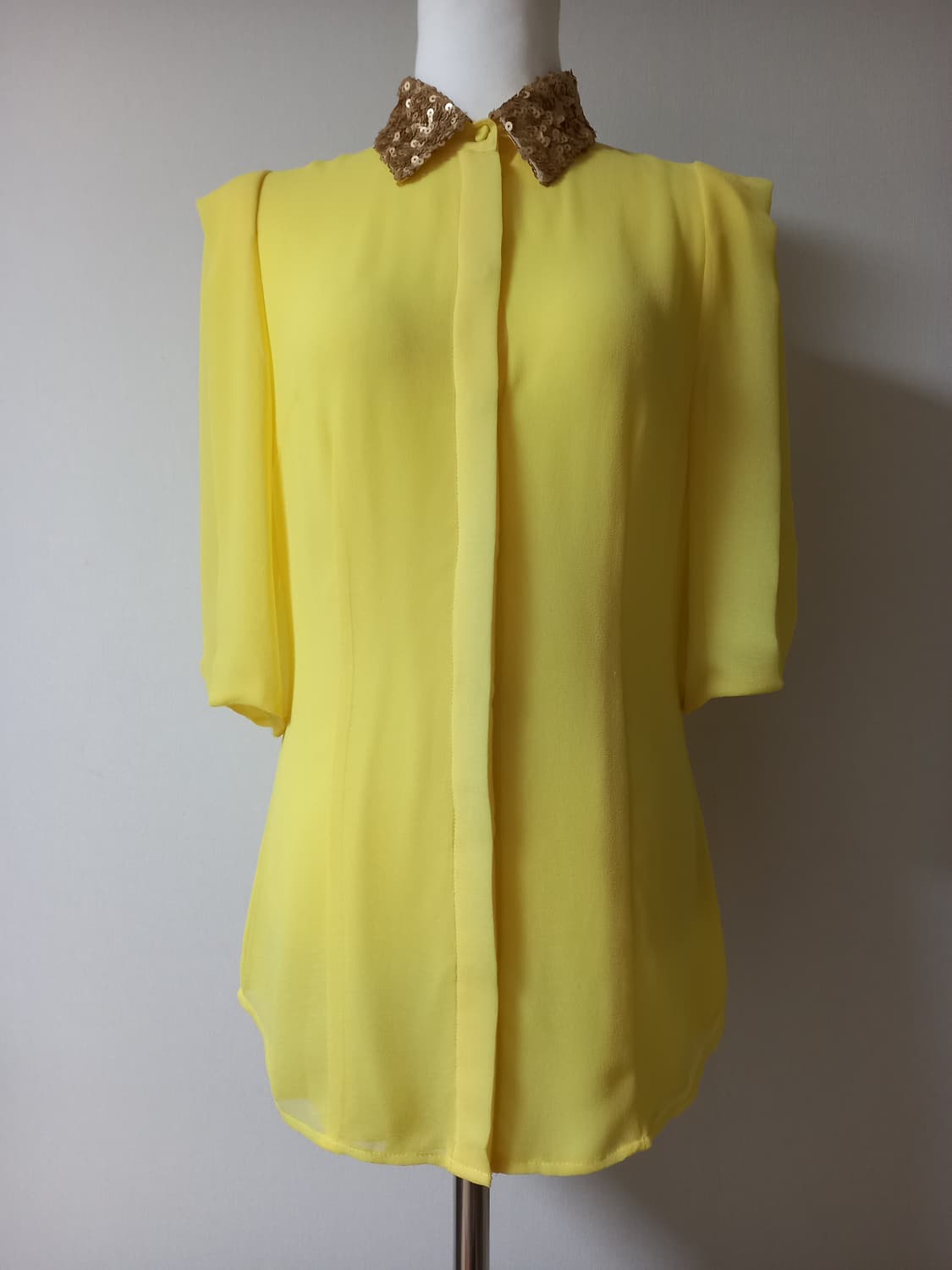 모조에스핀 블라우스 상품이미지1