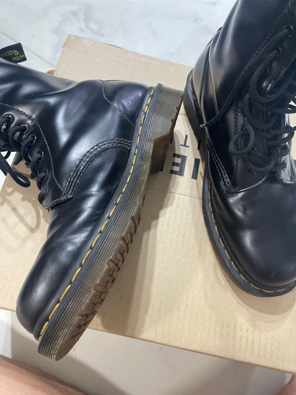 닥터마틴 10홀 워커 270 상품이미지5