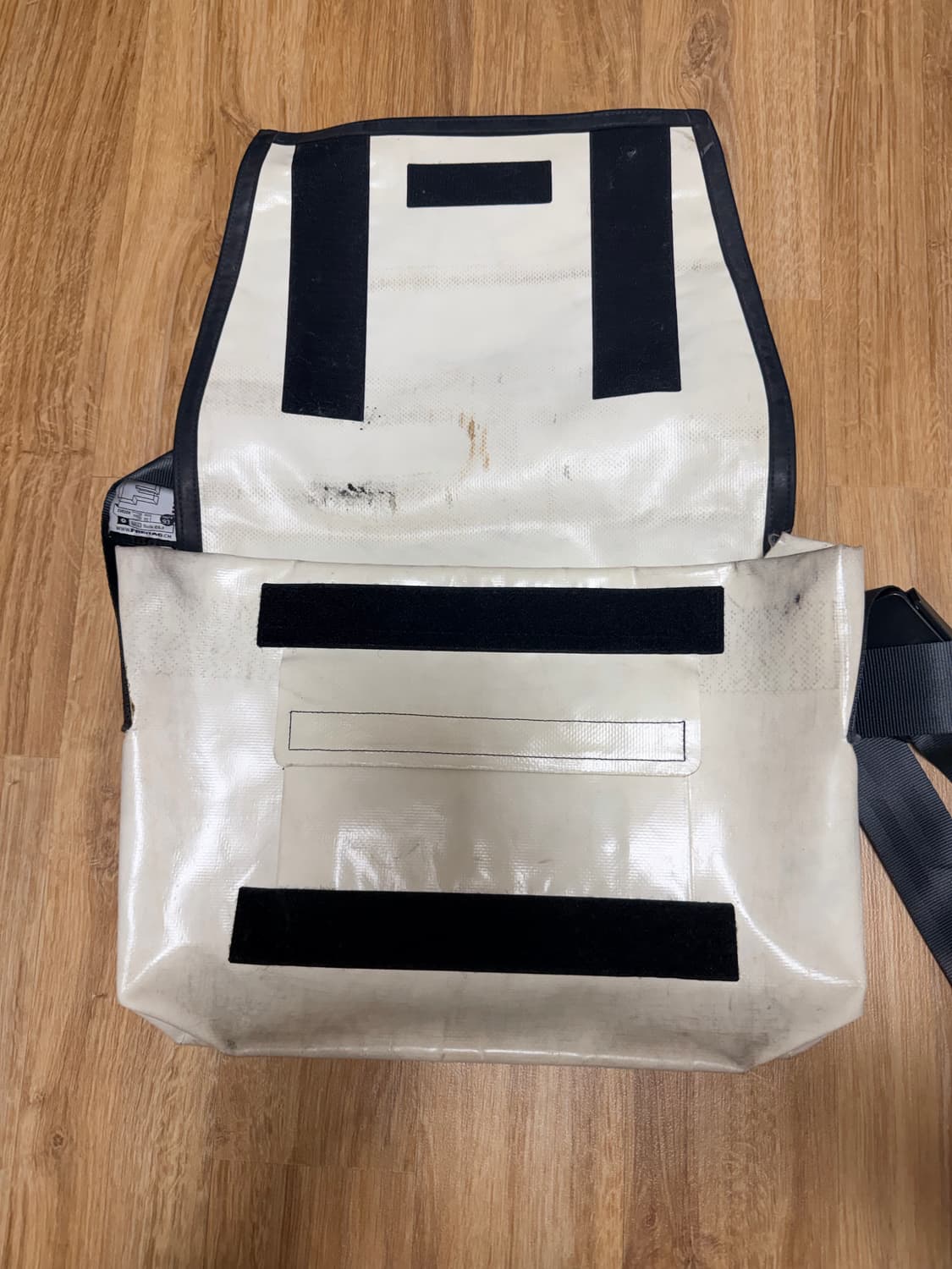 프라이탁 덱스터 화이트 상품이미지3