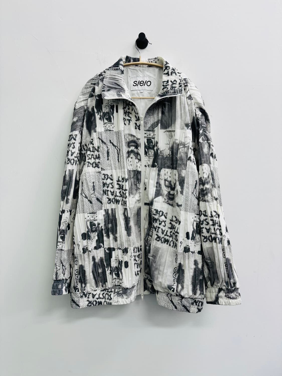 에스이오(s/e/o) 그래픽 콜라주 윈드브레이커 자켓 상품이미지3