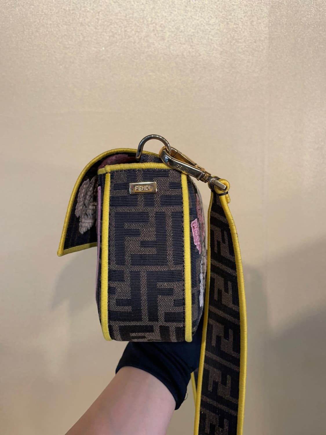 FENDI 자수 바게트 핸드백 상품이미지7