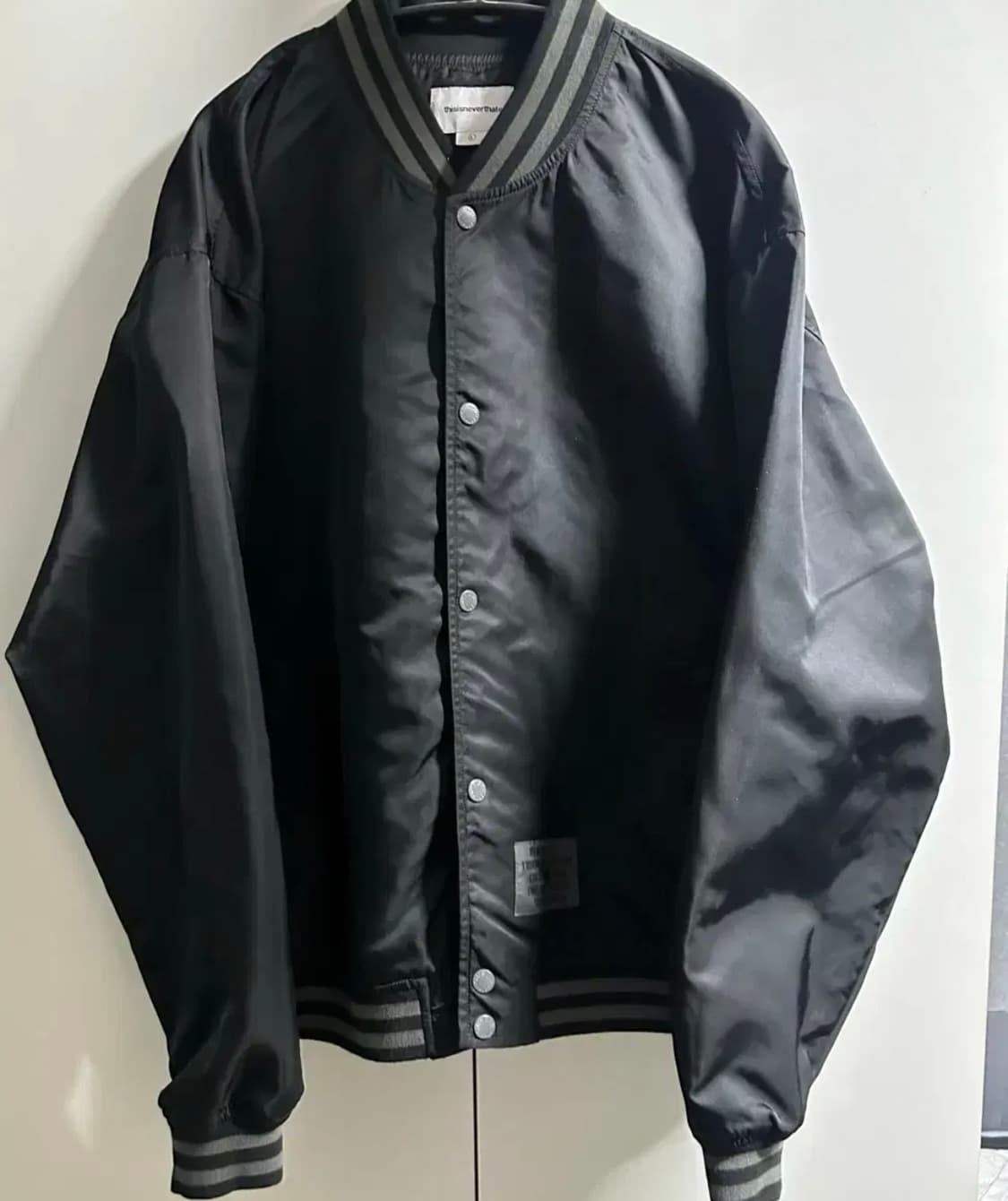 디스이즈네버뎃 사틴 바시티자켓 L 상품이미지3