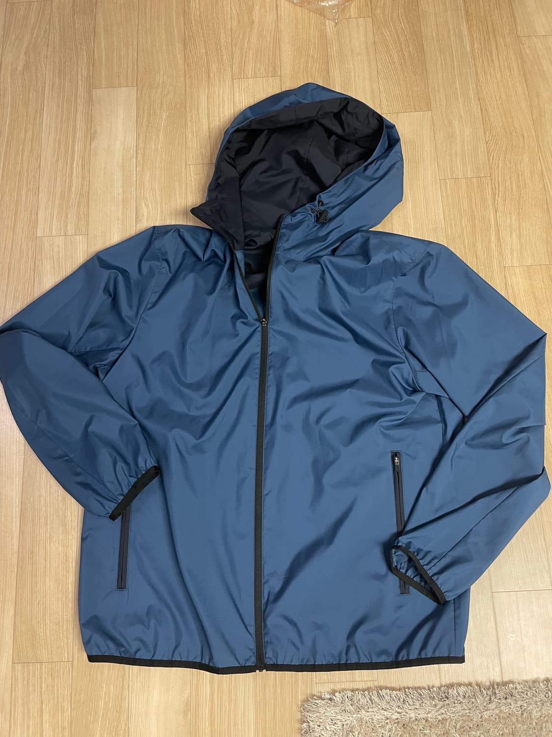 유니클로 x 띠어리 포켓터블 경량 바람막이 파카 L 상품이미지1