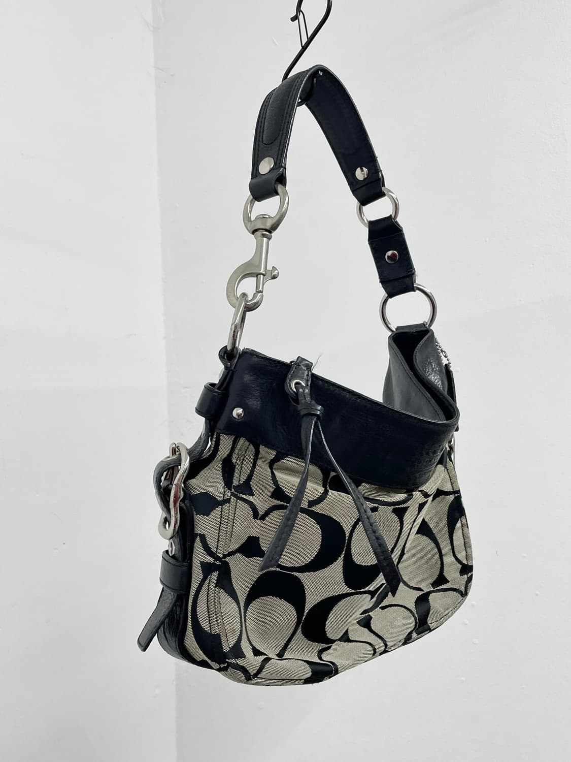 코치 블랙 자카드 숄더백 상품이미지7