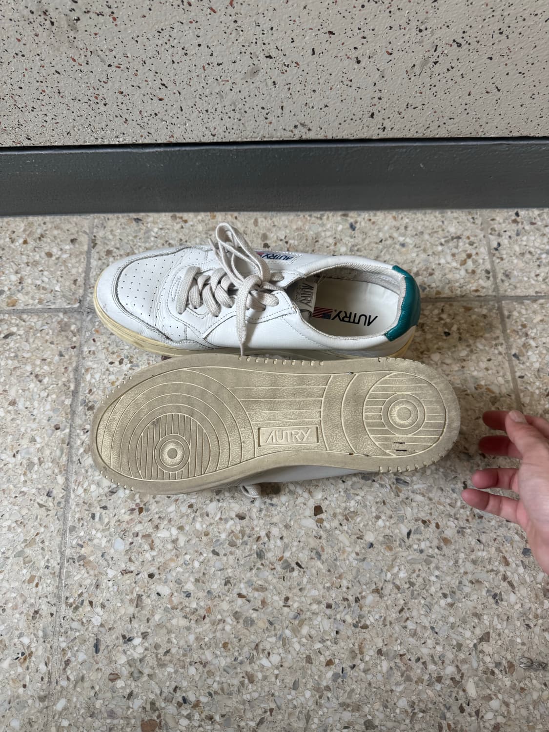 오트리 메달리스트 42size🔥(265-270) 상품이미지2