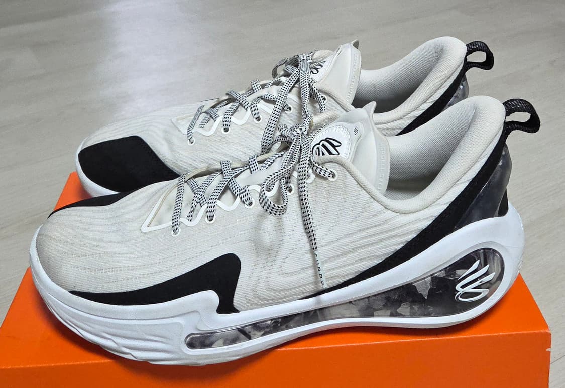 언더아머 커리12 플로우 상품이미지2