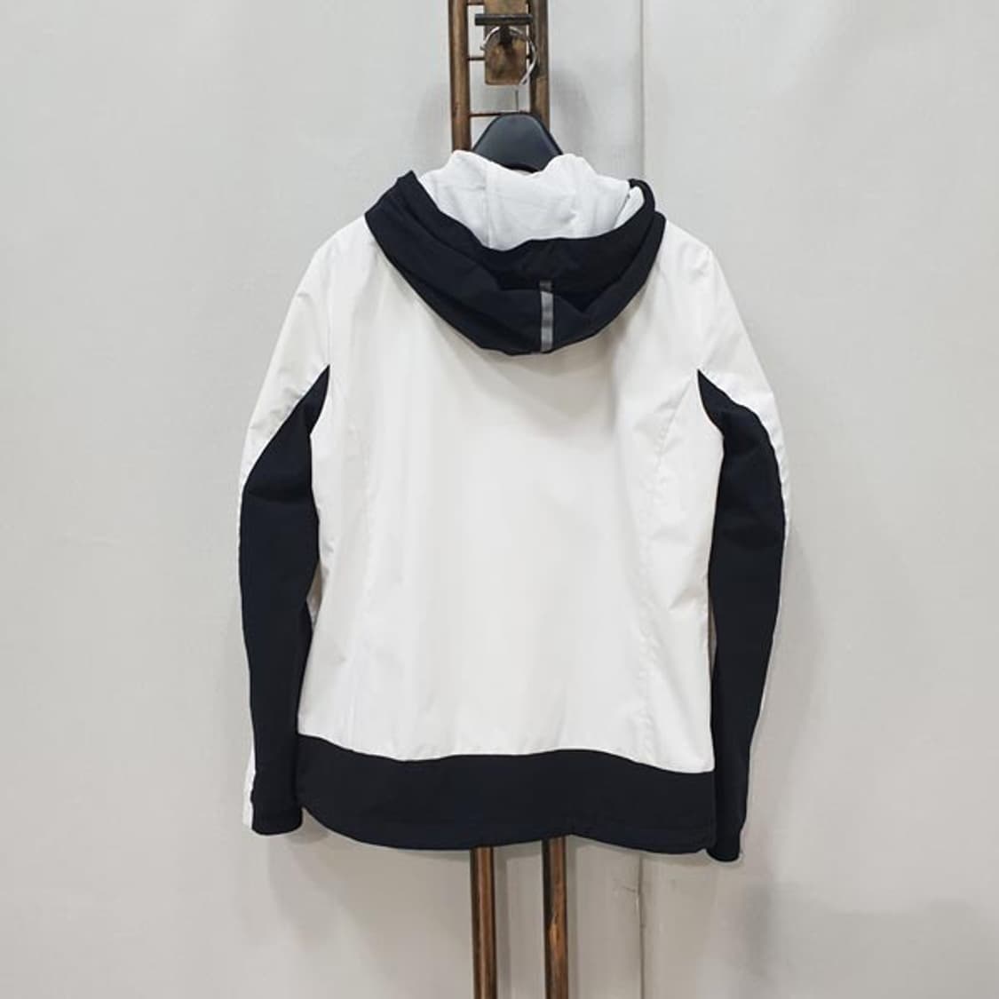 디스커버리 바람막이 자켓 (여성90) 상품이미지3