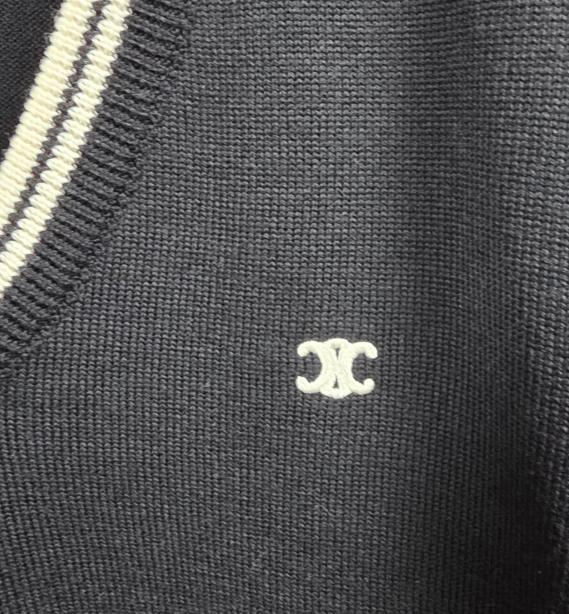 [박보검착용] 셀린느 트리옹프 브이넥 울 스웨터 베스트 블랙 S 사이즈! 상품이미지4