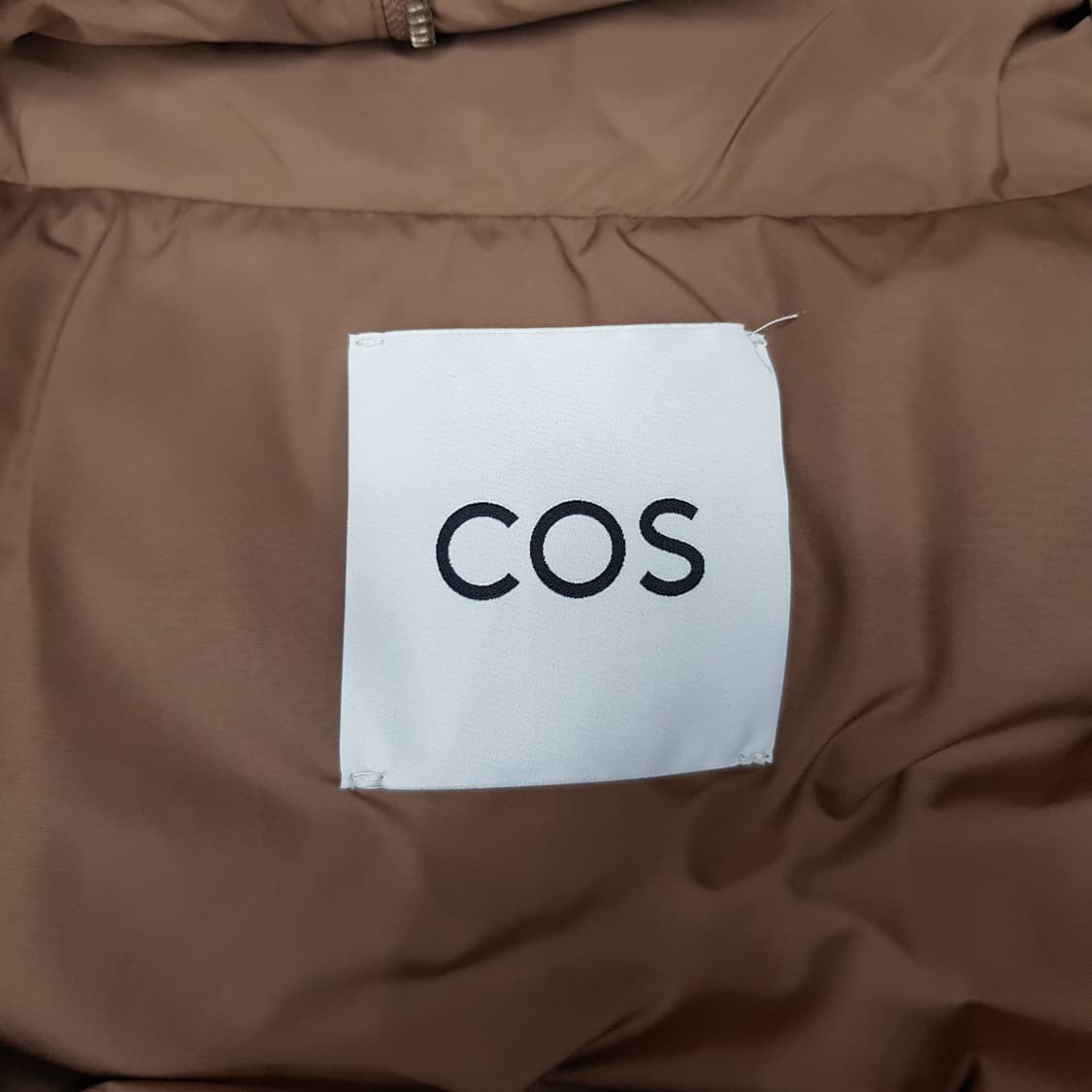 코스 COS 오버핏 하이넥 패딩 베스트 F사이즈 상품이미지8