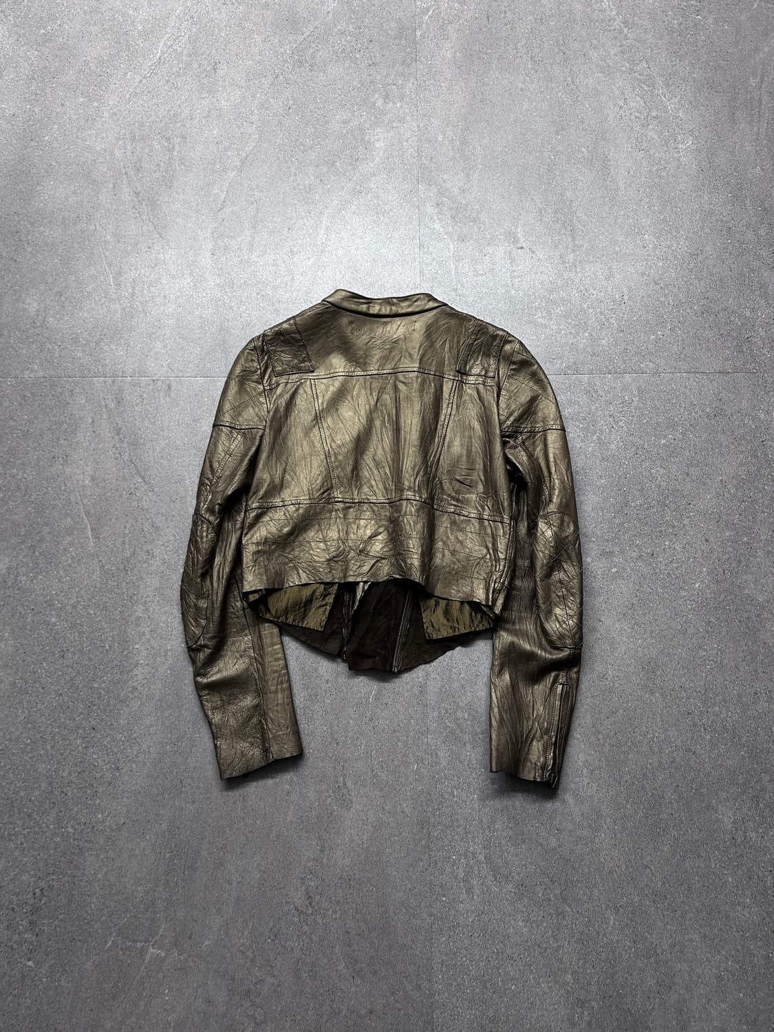 골드 코팅 램스킨 비대칭 크롭 자켓 상품이미지8