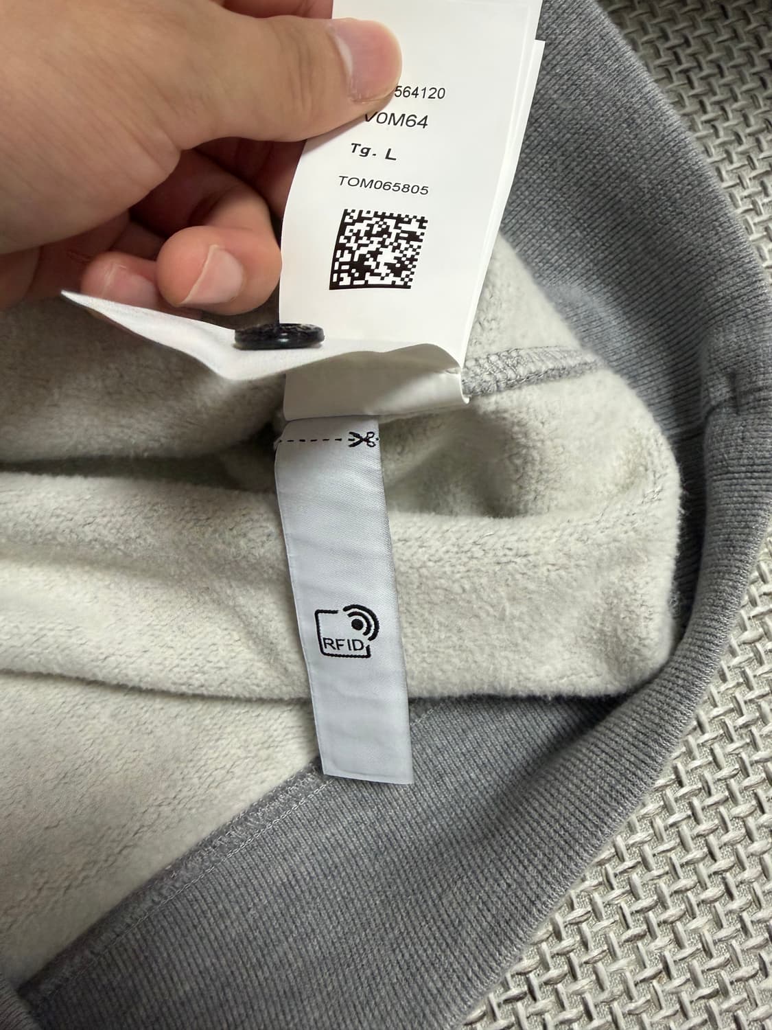 새상품급 컨디션 스톤아일랜드 후드티 L사이즈 상품이미지5