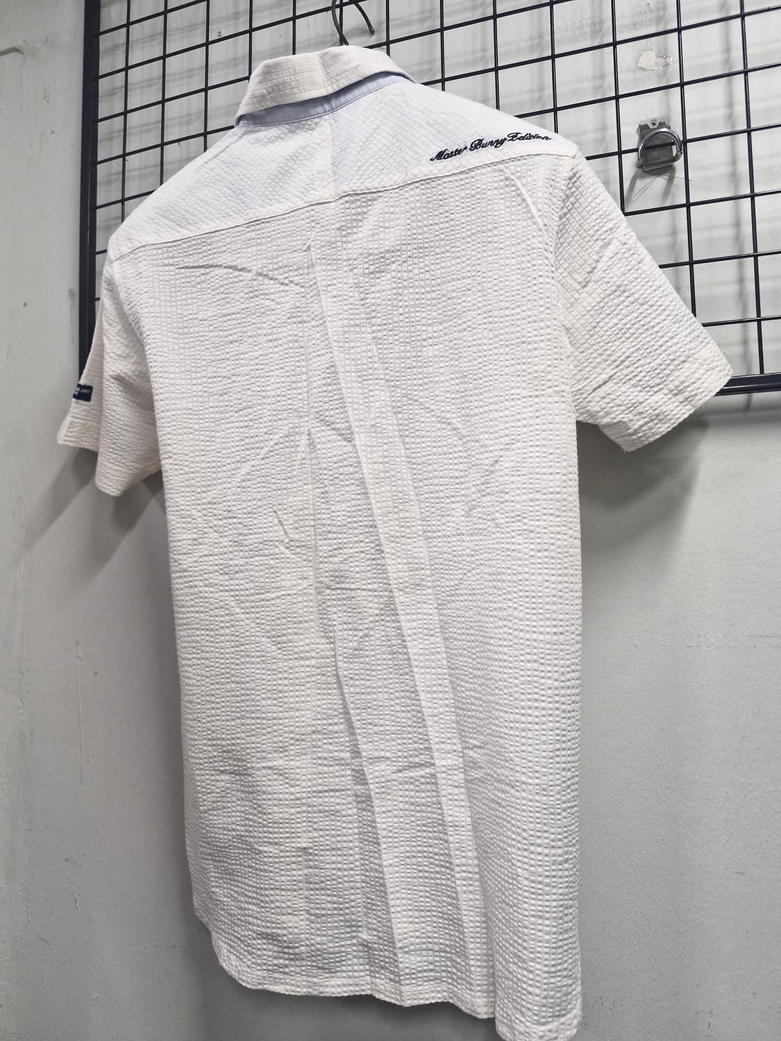 100L 마스터바니에디션 화이트 카라 반팔티. 상품이미지7