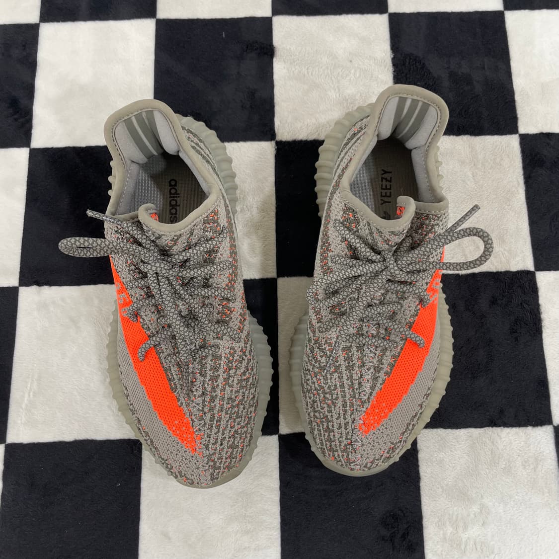 아디다스 이지 부스트 250 V2 벨루가 235mm 상품이미지2