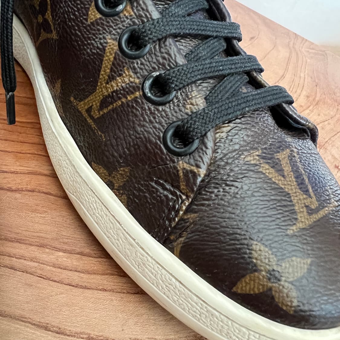 루이비통 프런트로우 스니커즈 37 상품이미지10