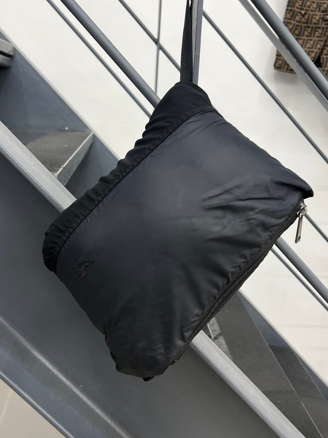 폴로랄프로렌 블랙 패커블 경량 패딩 상품이미지5
