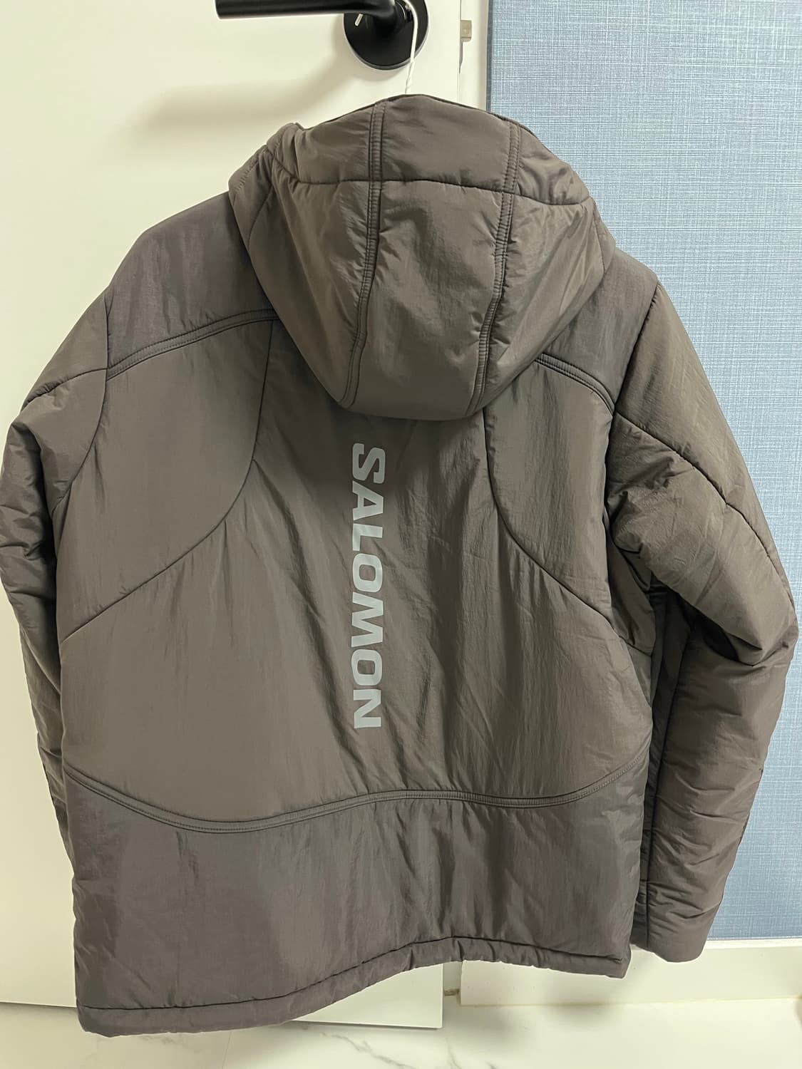 살로몬 패딩 상품이미지2