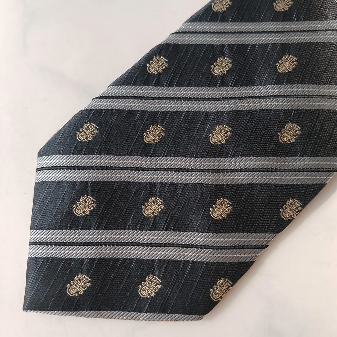 아쿠아스큐텀 스트라이프 로고 패턴 넥타이 9.4cm A+등급 E778 상품이미지6