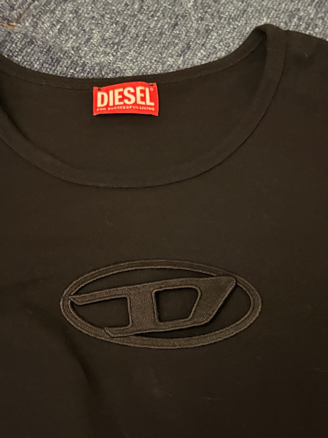 디젤 컷아웃 로고 블랙 롱슬리브티 상품이미지3