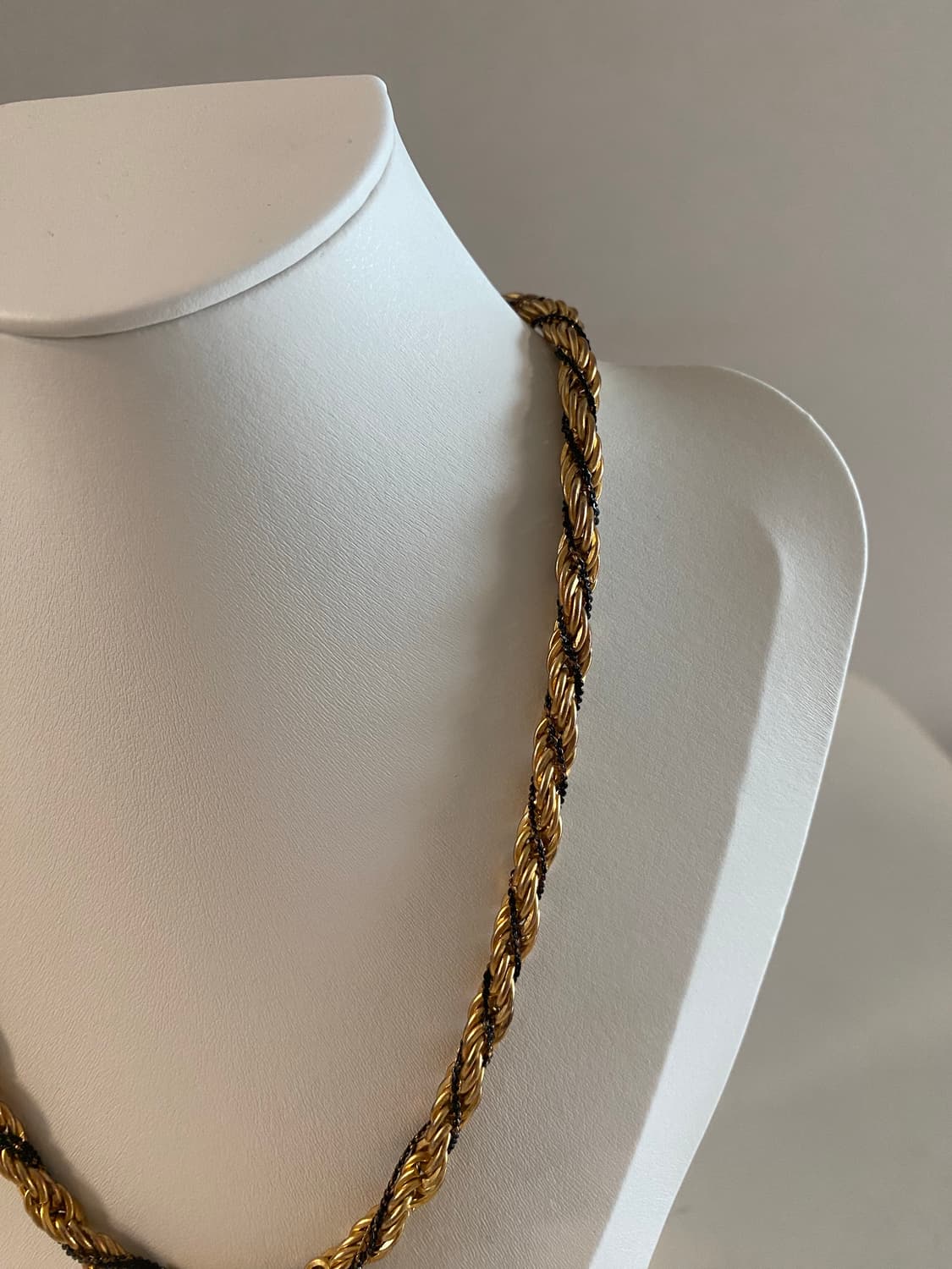 골드 체인 트위스트 목걸이 상품이미지5