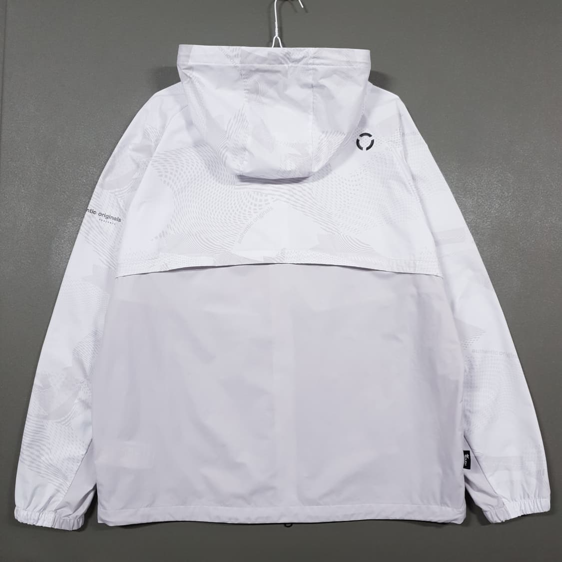 새제품급) 데상트 최신형 24ss 터프 우븐 후드형 투웨이 바람막이 XL 상품이미지9