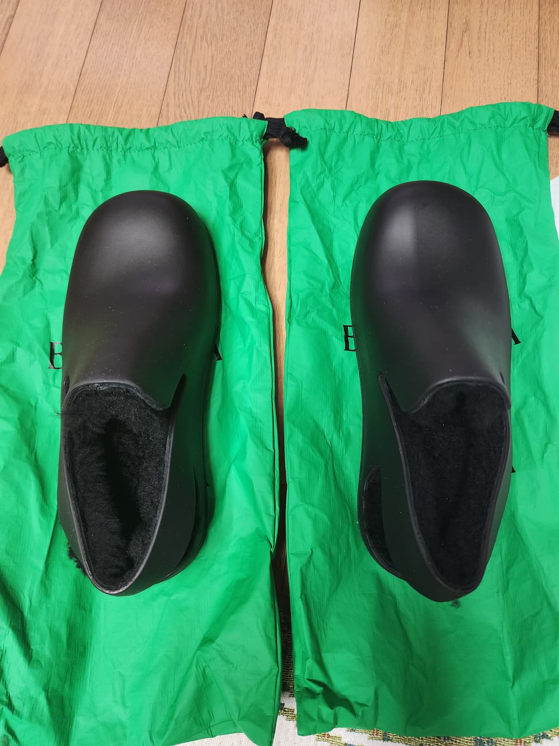 보테가베네타 퍼들플랫샌들 37 상품이미지1