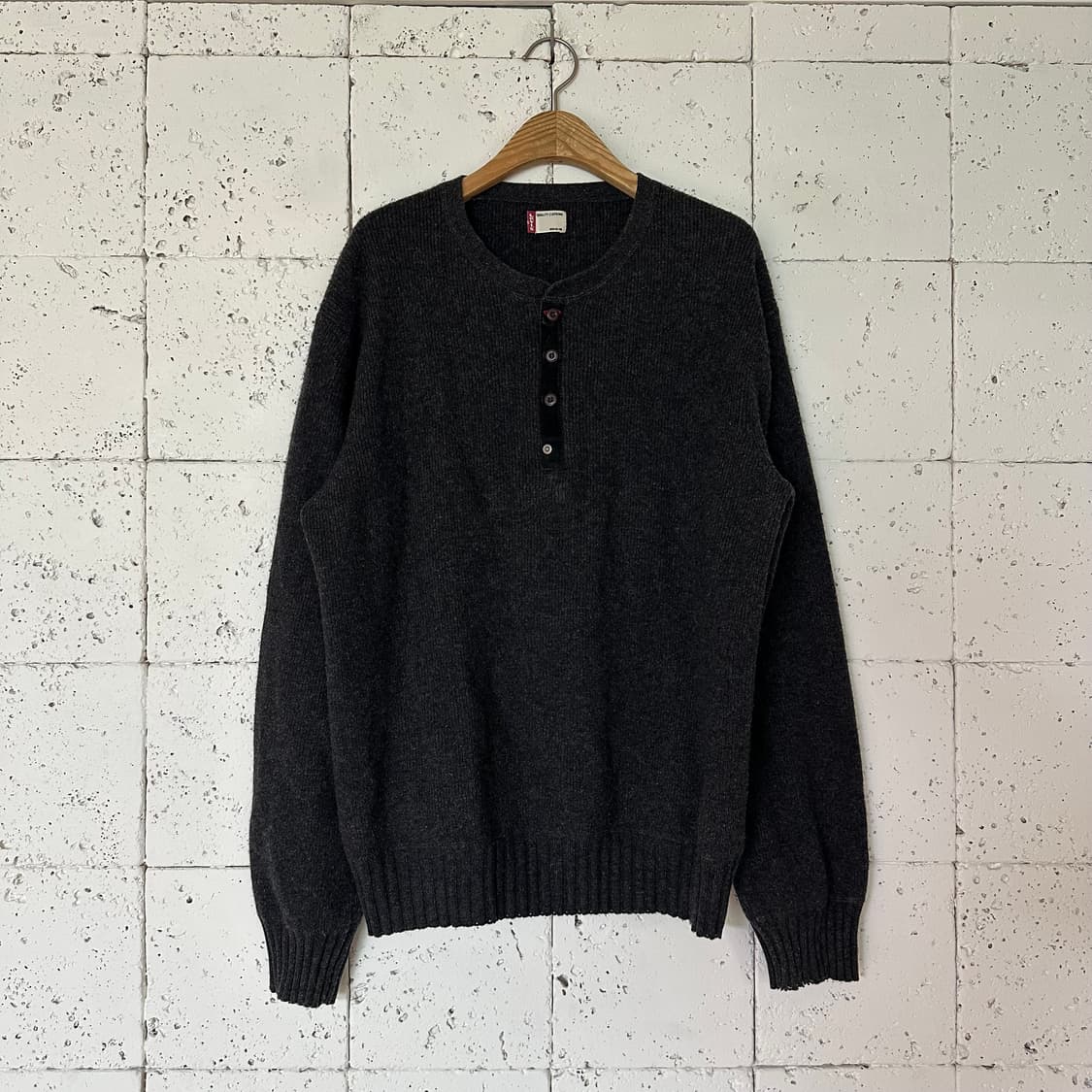 105 리바이스 헨리넥 니트 상품이미지1