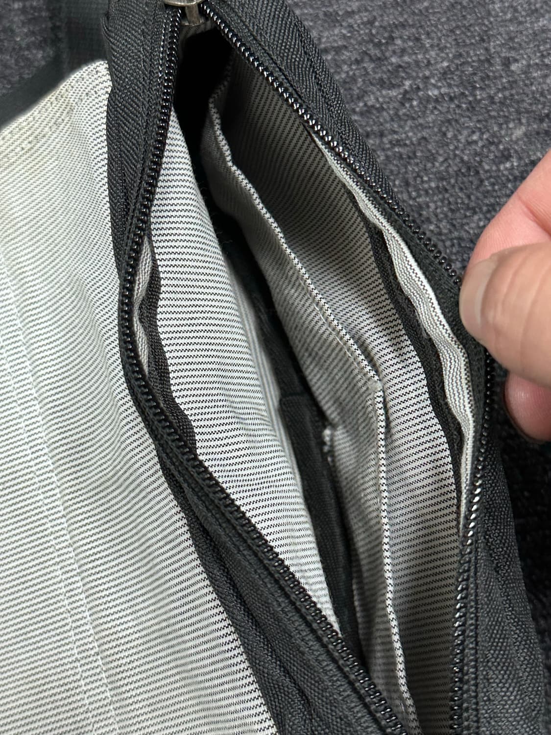 칼하트 크로스바디 호리존탈백 블랙  상품이미지3