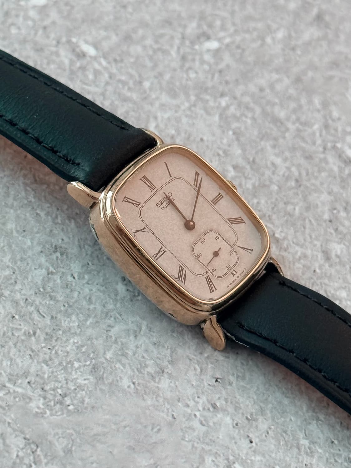 Seiko 세이코 쿼츠 스몰세컨드 로만 인덱스 탱크 상품이미지7