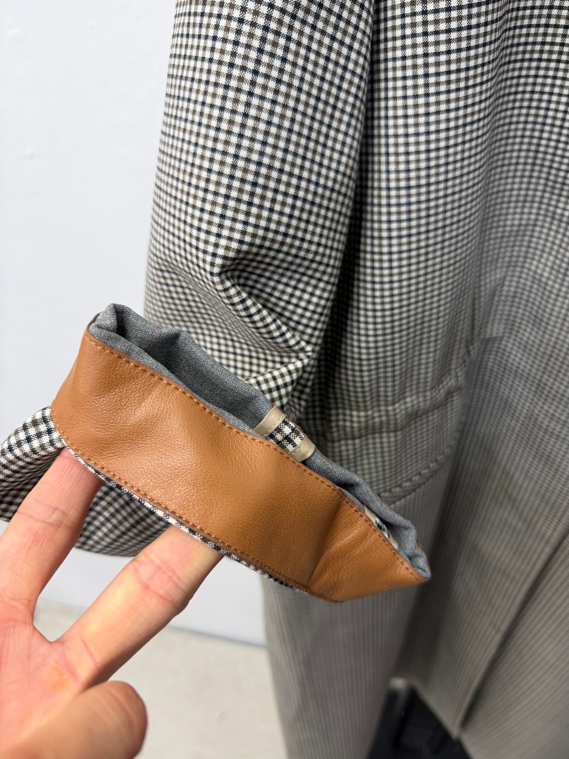 정품) 르베이지 오버핏 가죽디테일 체크 코트 97 상품이미지4