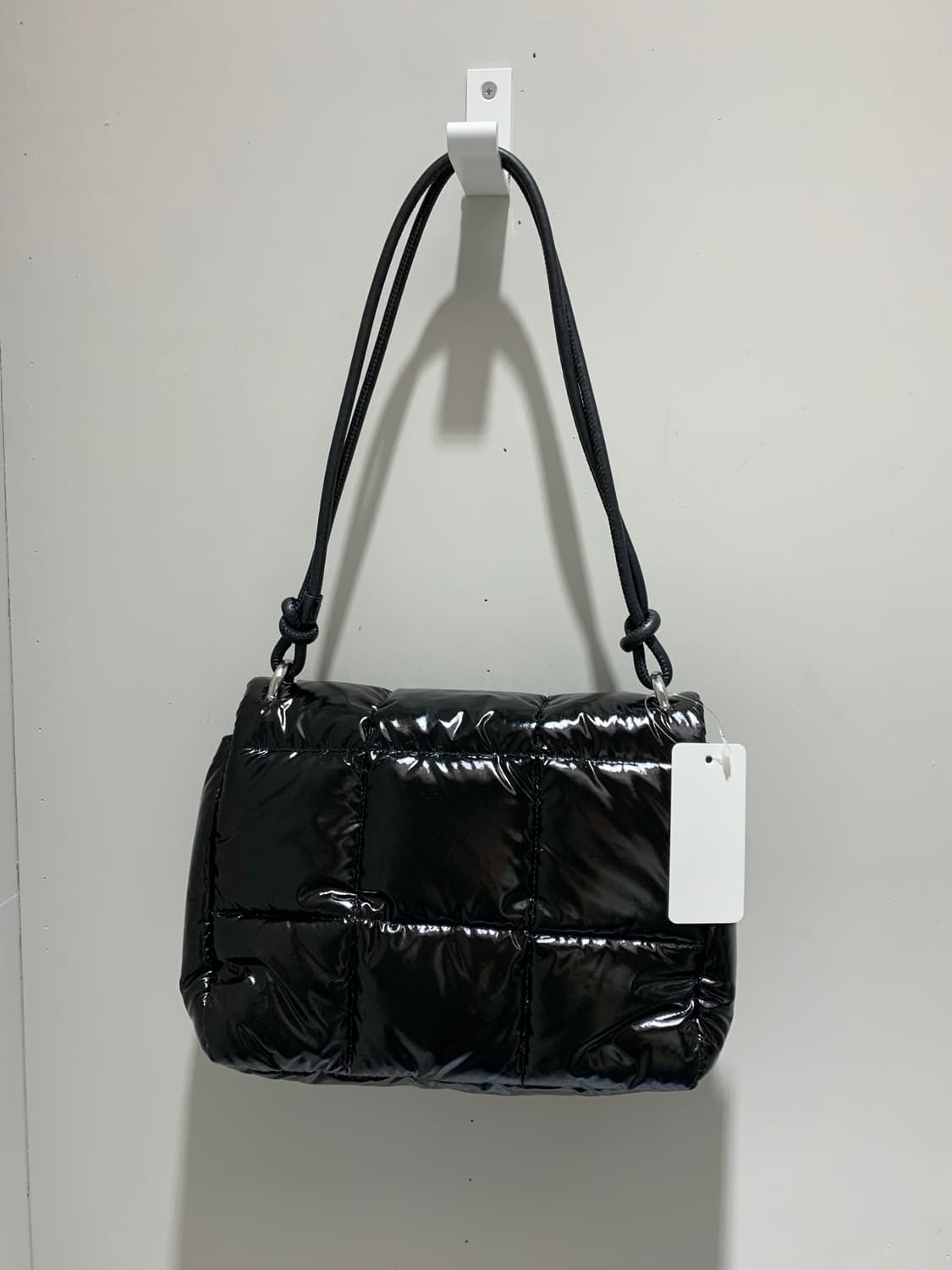 유광 스퀘어백 상품이미지4