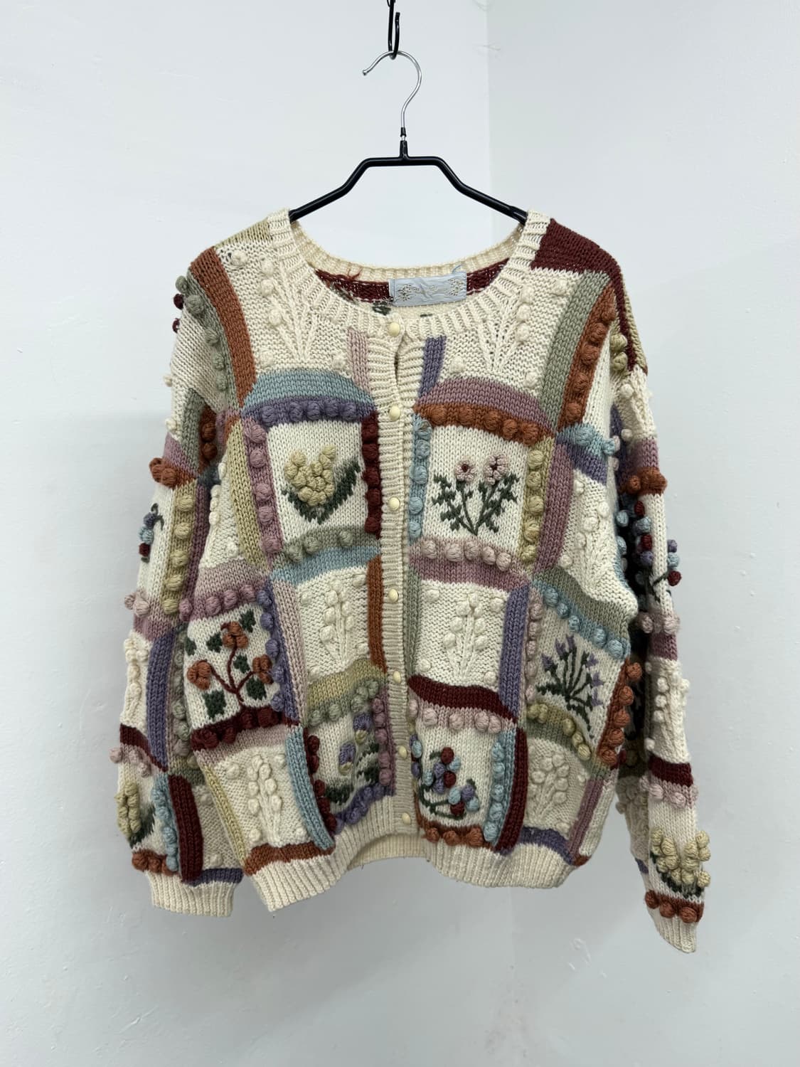 모리 자수 디테일 폼폼 가디건 상품이미지5