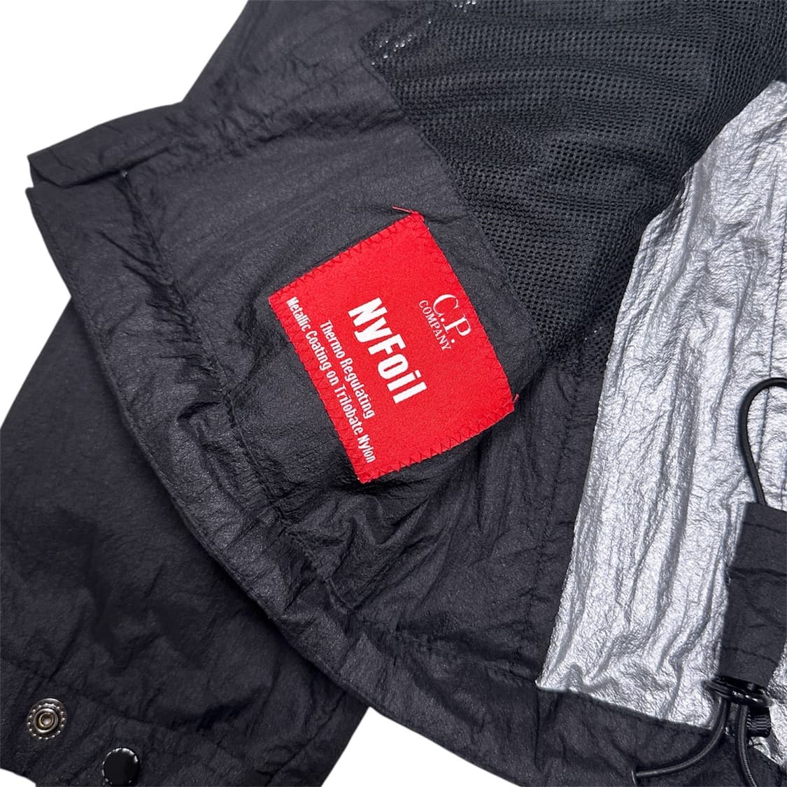 C.P. Company NyFoil Goggle Jacket Black 상품이미지9