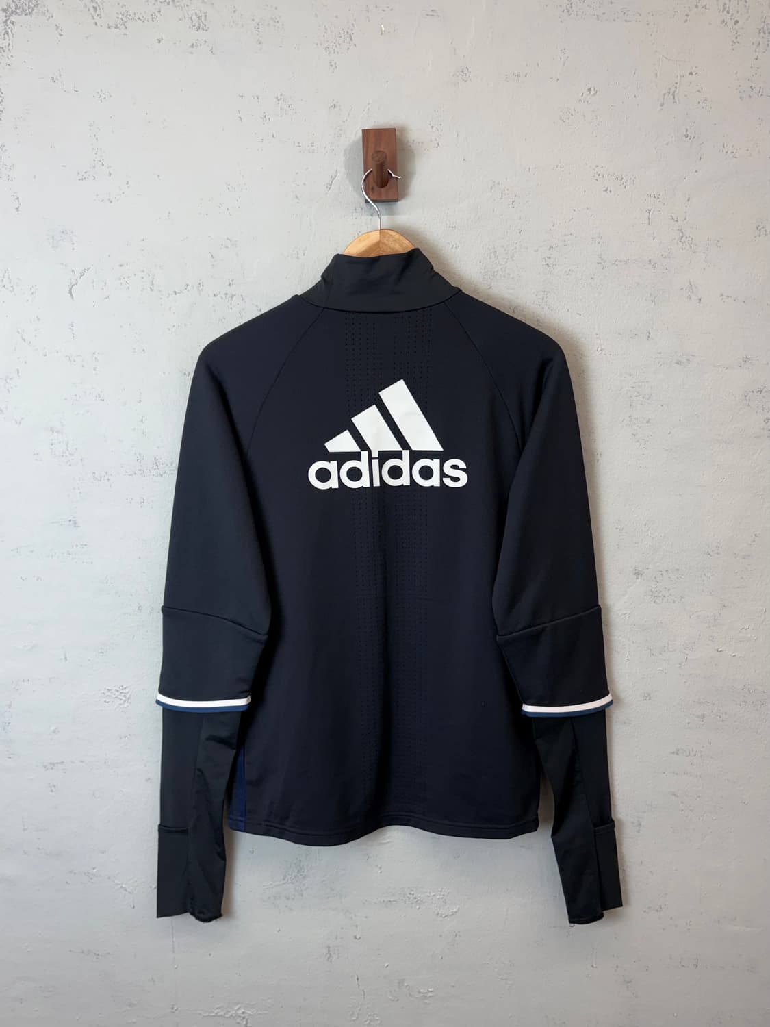 아디다스 맨체스터유나이티드 빈티지 트레이닝 탑 상품이미지2