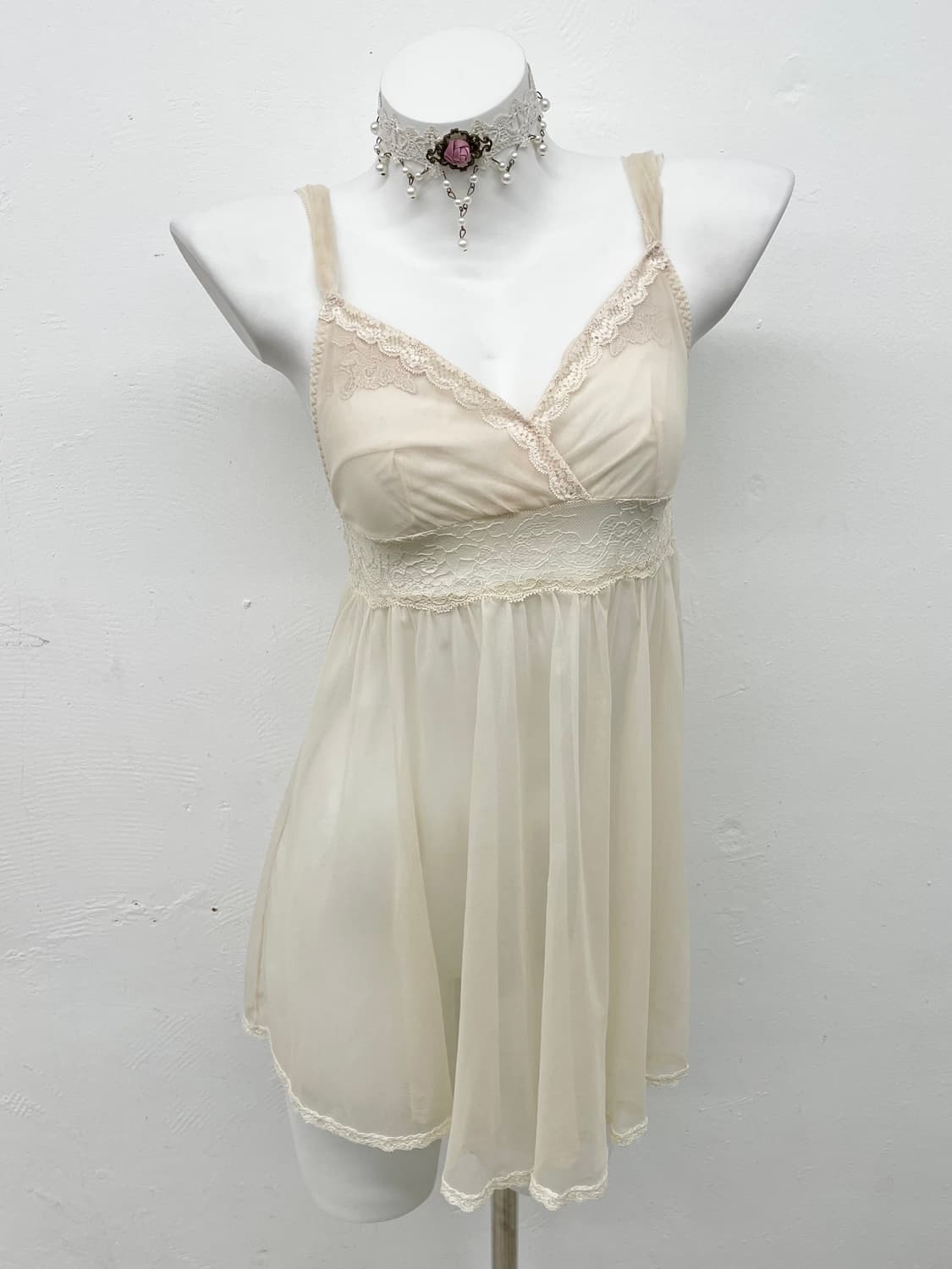 에블린 시어 레이스 슬립 상품이미지1