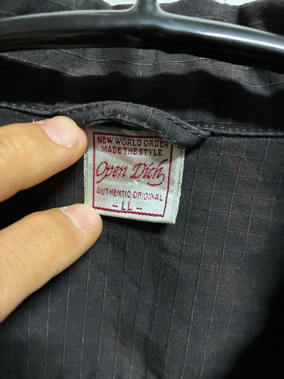 [새상품] 블랙 카모 바람막이 L/100 상품이미지3