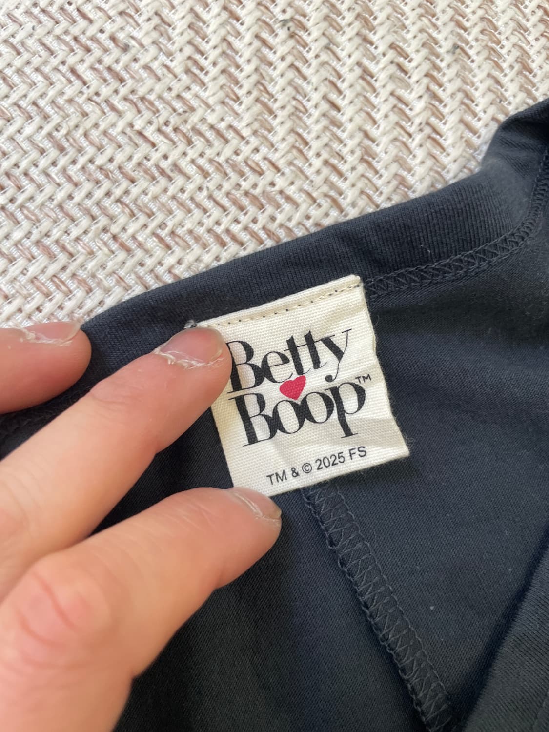 베티붑 그래픽 프린트 롱슬리브 티셔츠 J04197 상품이미지9