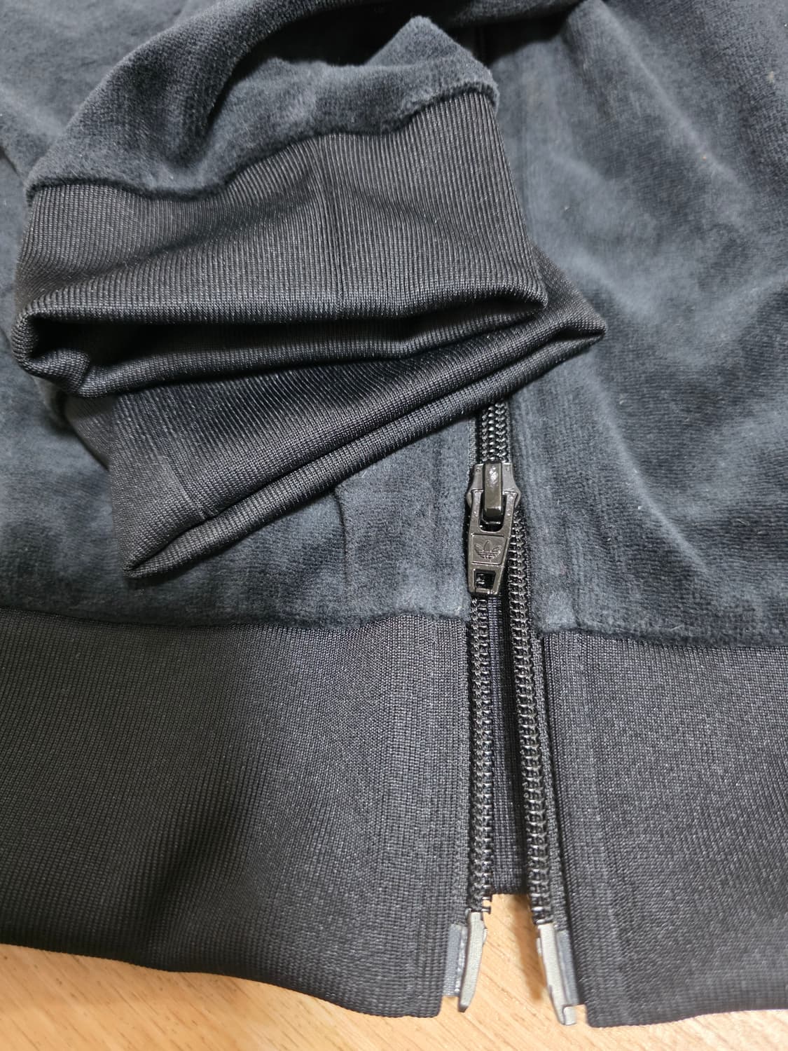 아디다스 벨벳 저지 트랙탑 S 상품이미지7