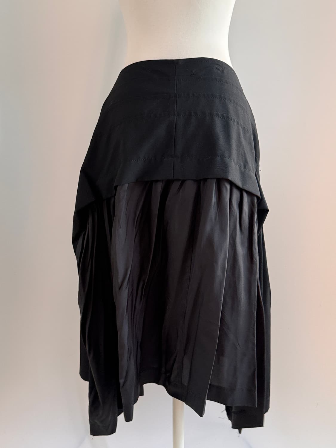Comme des garcons tricot 플리츠 언발 롱스커트 상품이미지3