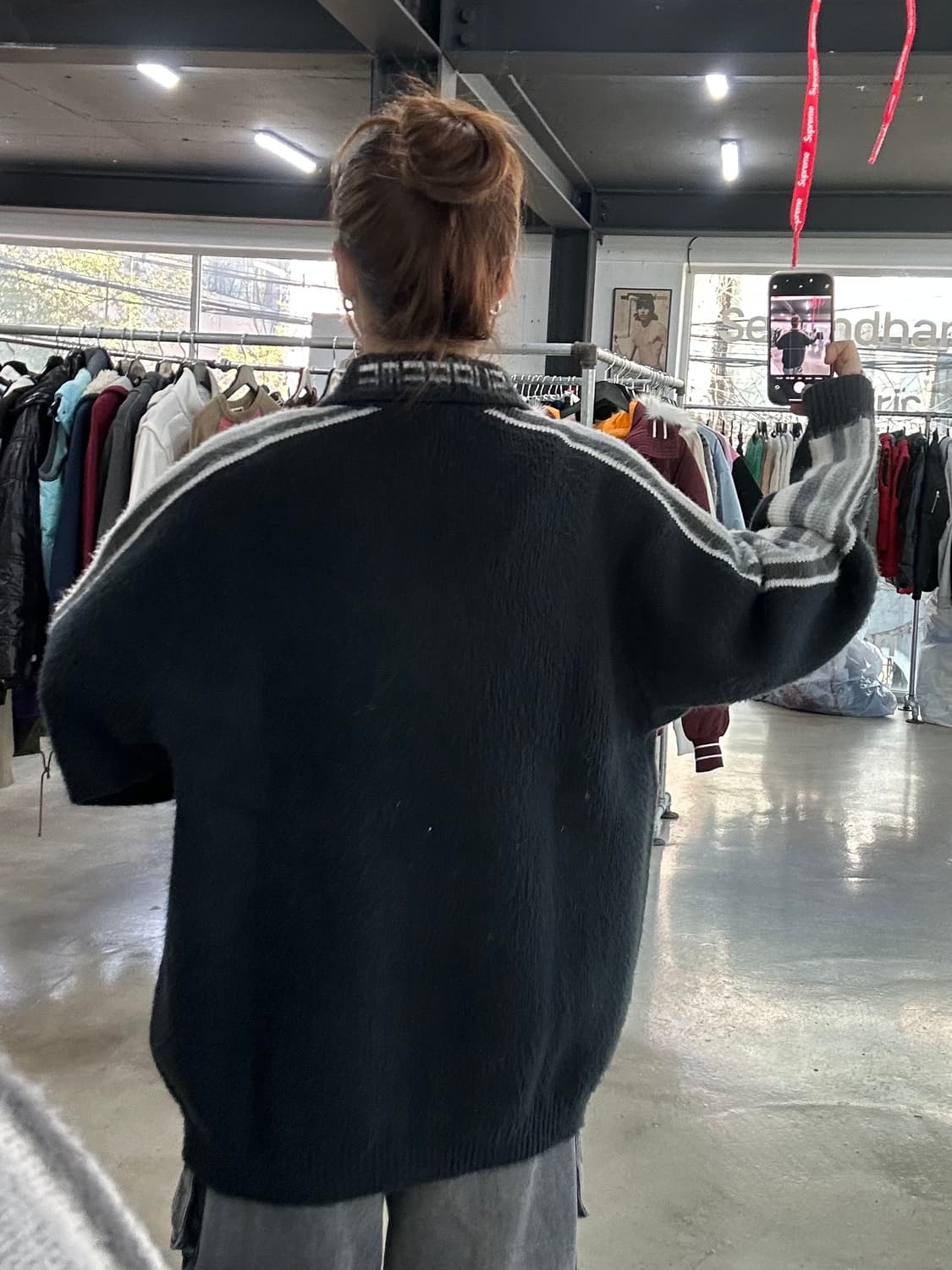 슈프림 백 넥로고 슬리브 스트라이프 스웨터집업 상품이미지1