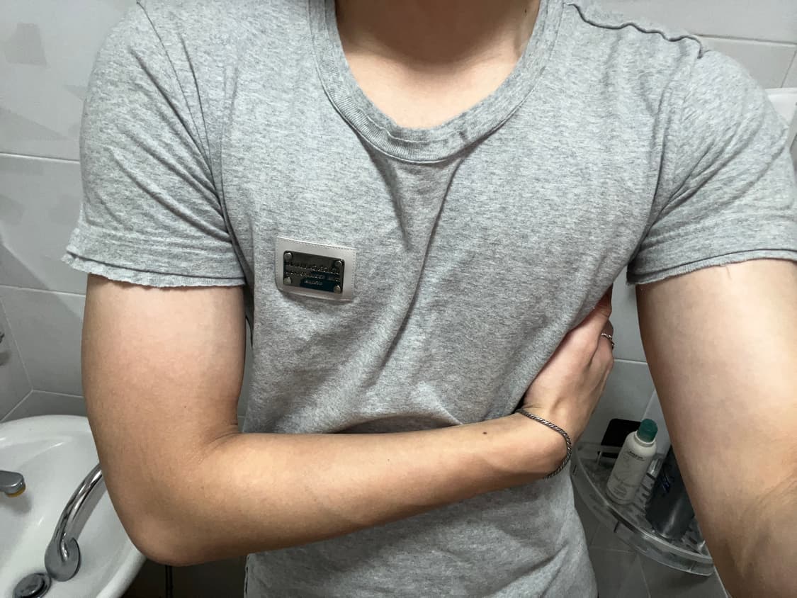 Dolce & Gabbana 메탈 플레이트 레이어드 티셔츠 상품이미지2