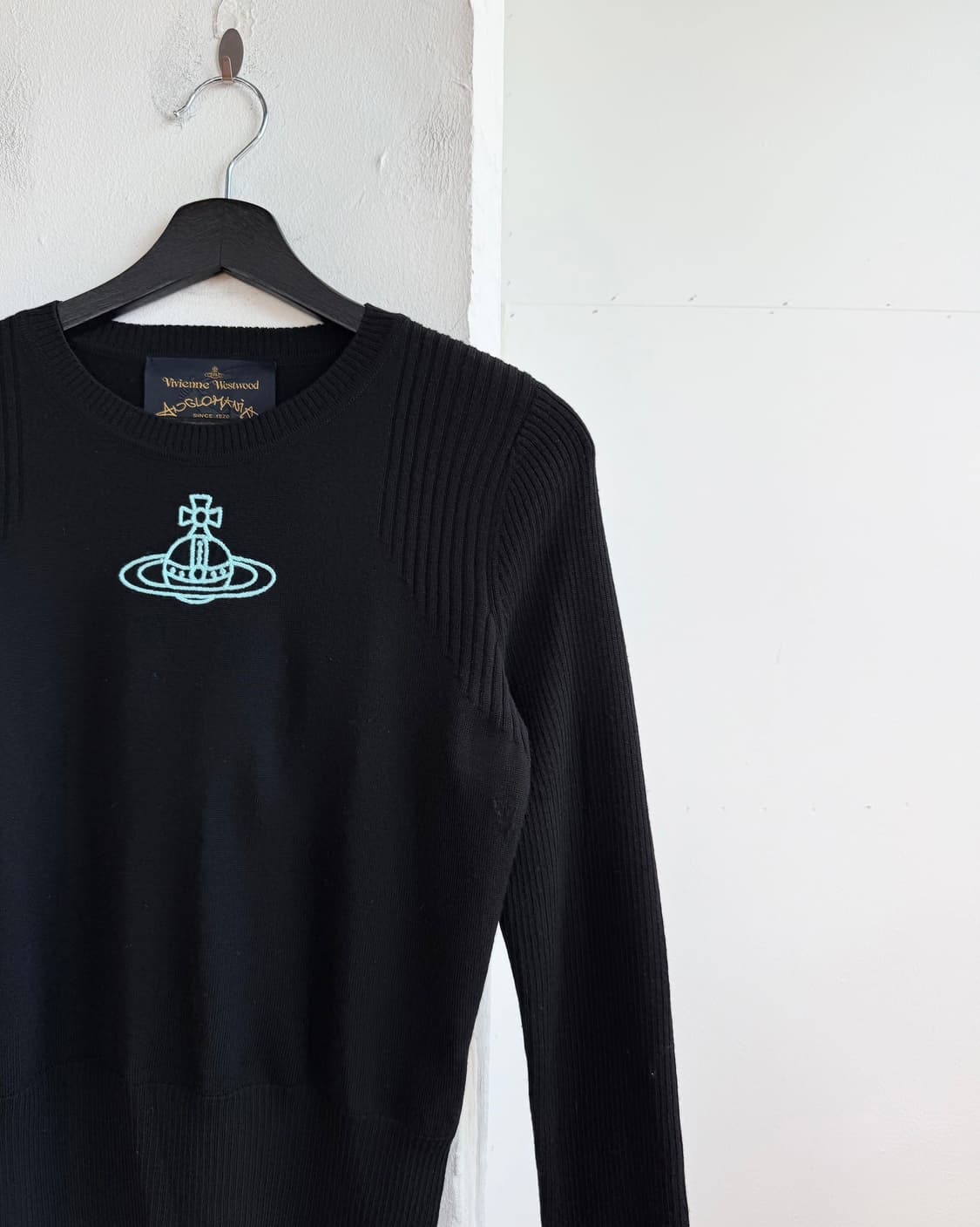 비비안 웨스트우드 블랙 orb 자수 니트  상품이미지5