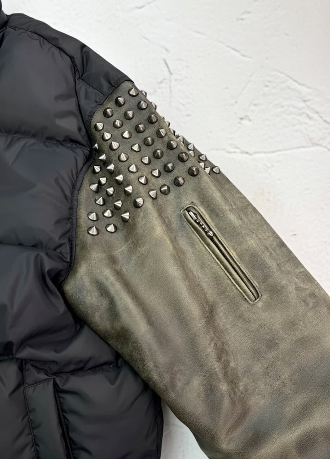 23fw 슈프림 언더커버 스터드 패딩 상품이미지2