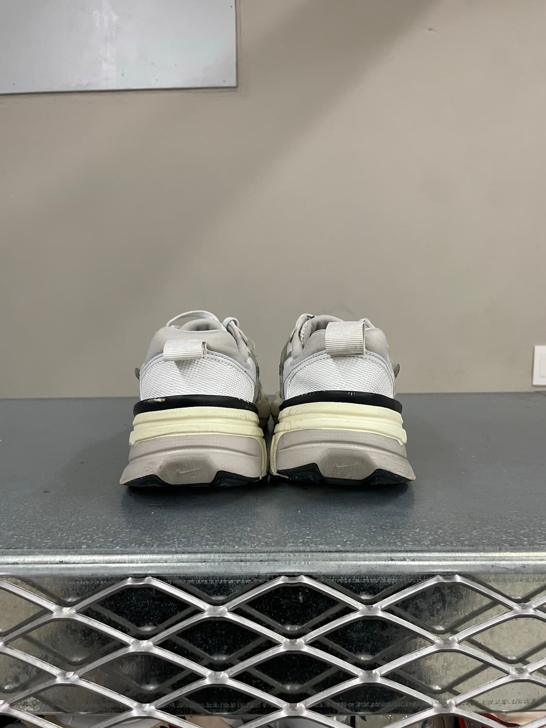 나이키 V2K 런 퓨어 플래티넘 280 상품이미지2