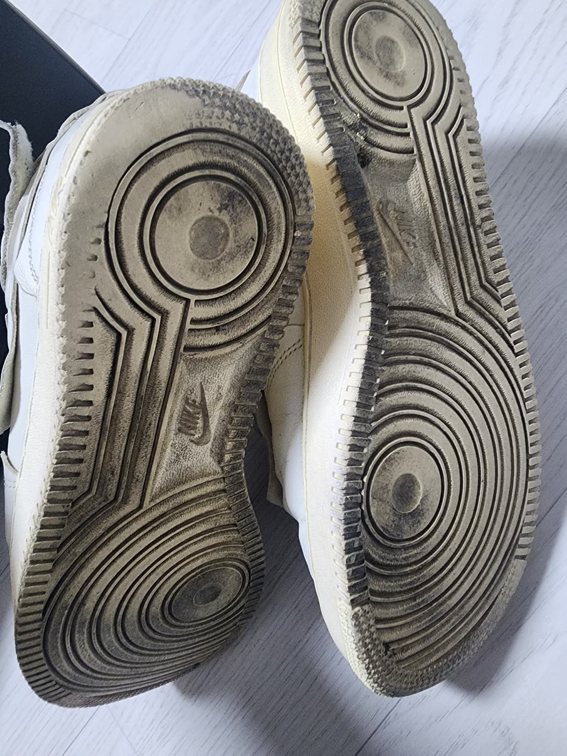 265 꼼데가르송 나이키 에어포스 미드 상품이미지3