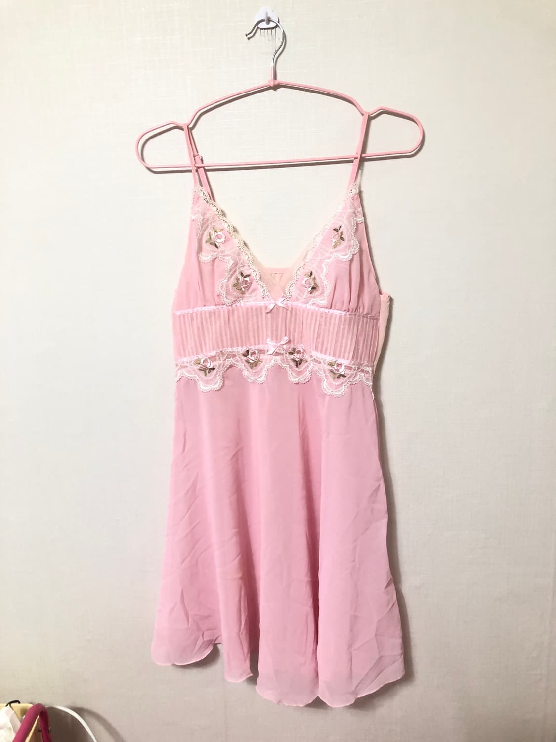 Pink Lace Embroidered Slip  상품이미지1
