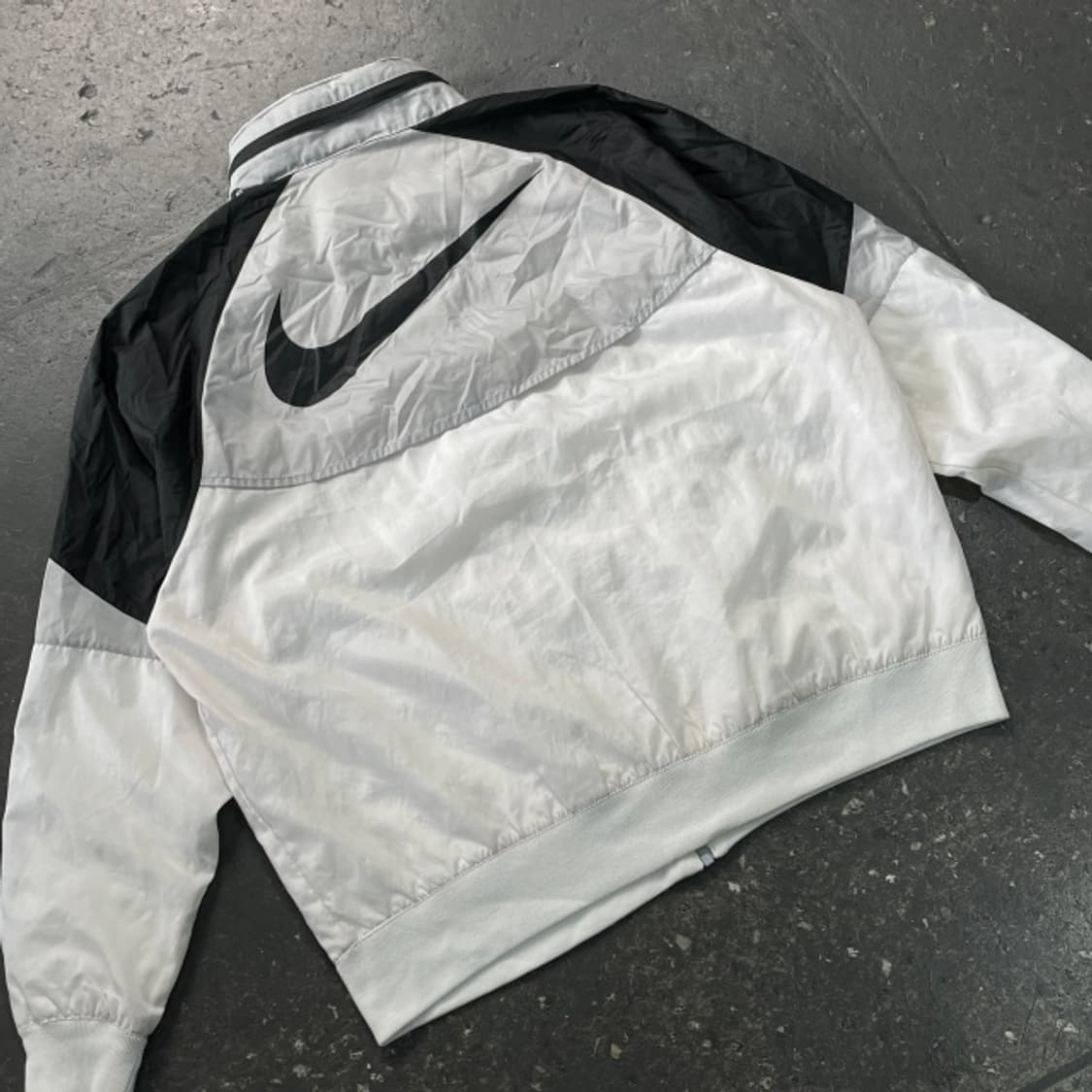 100 나이키 빅스우시 윈드러너 바람막이  상품이미지5