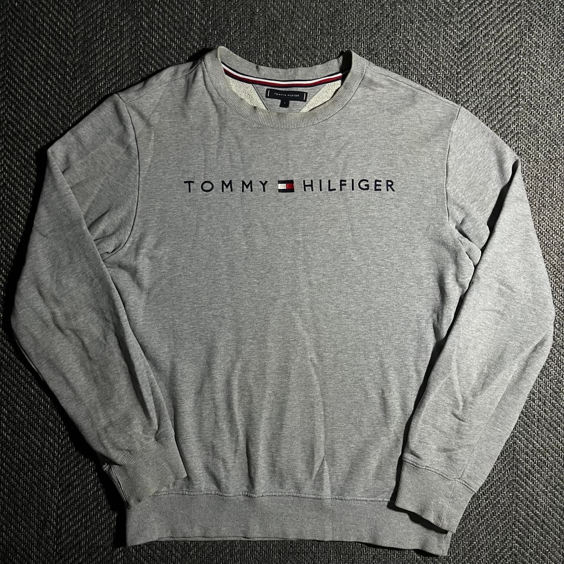 [L] TOMMY HILFIGER 타미힐피거 로고 맨투맨 상품이미지2