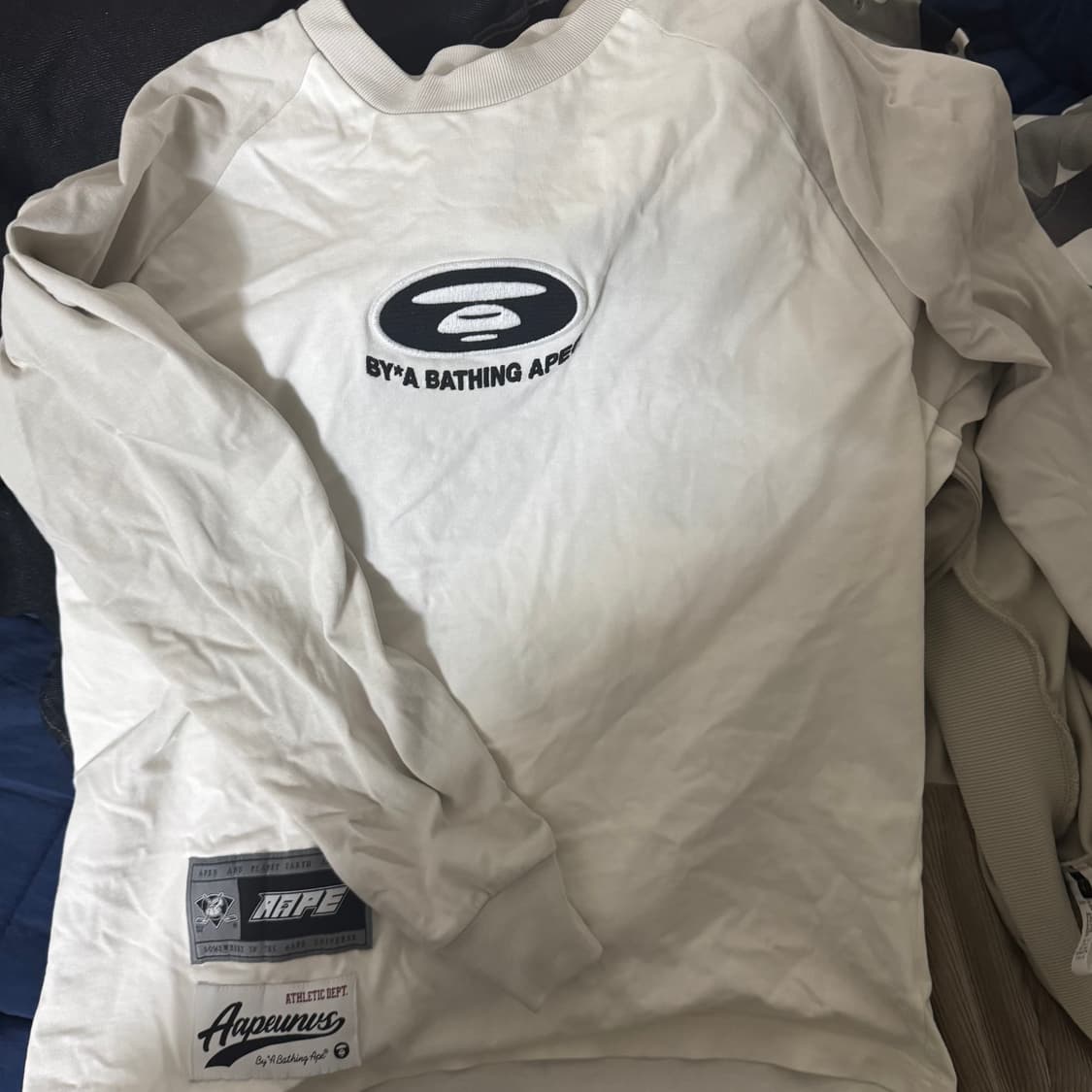 에이프 롱슬리브 상품이미지1