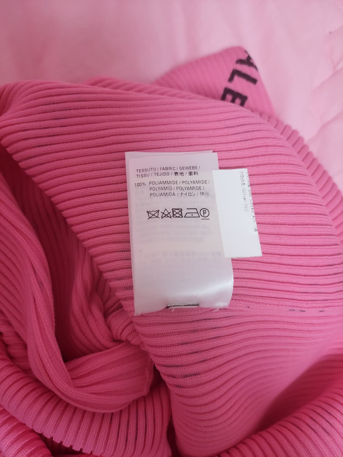 정품)급처상태최상!발렌시아가 로고 프린팅 핑크 골지 니트 스웨터 S사이즈 상품이미지9