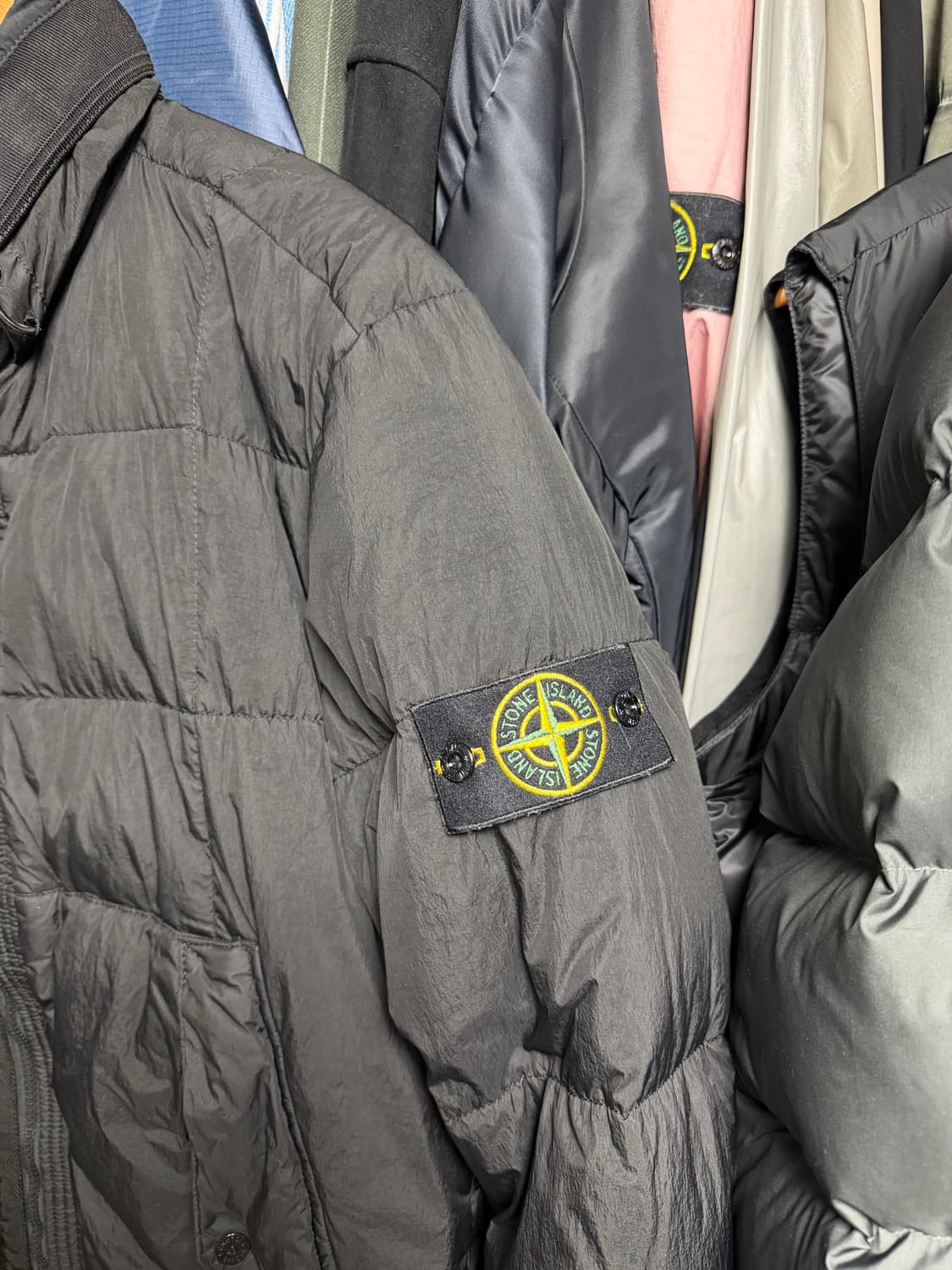 [L] 18fw 스톤아일랜드 블랙 크링클랩스 숏 패딩 상품이미지2